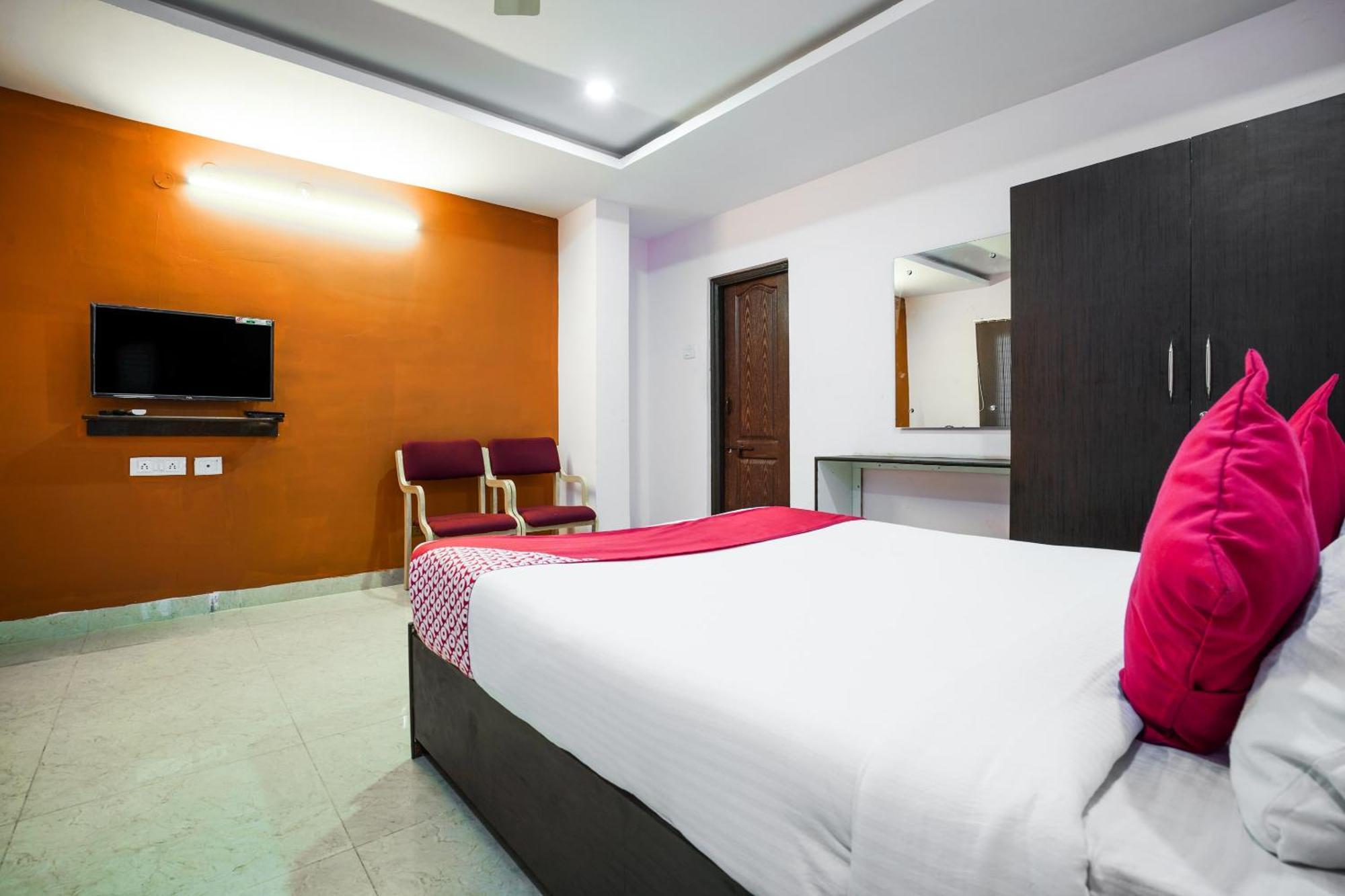 Hotel O Mint Leaves Near Alcazar Mall Хидерабад Екстериор снимка